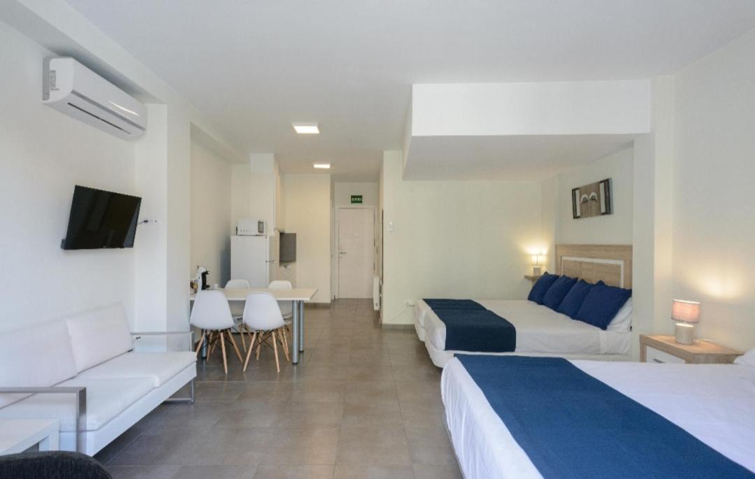Apartamentos Enfrente Del Museo Dali Figueres  Bagian luar foto