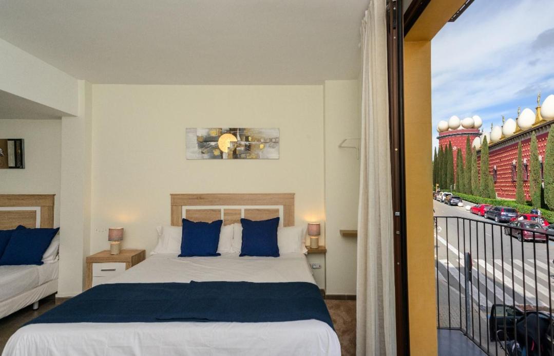 Apartamentos Enfrente Del Museo Dali Figueres  Bagian luar foto