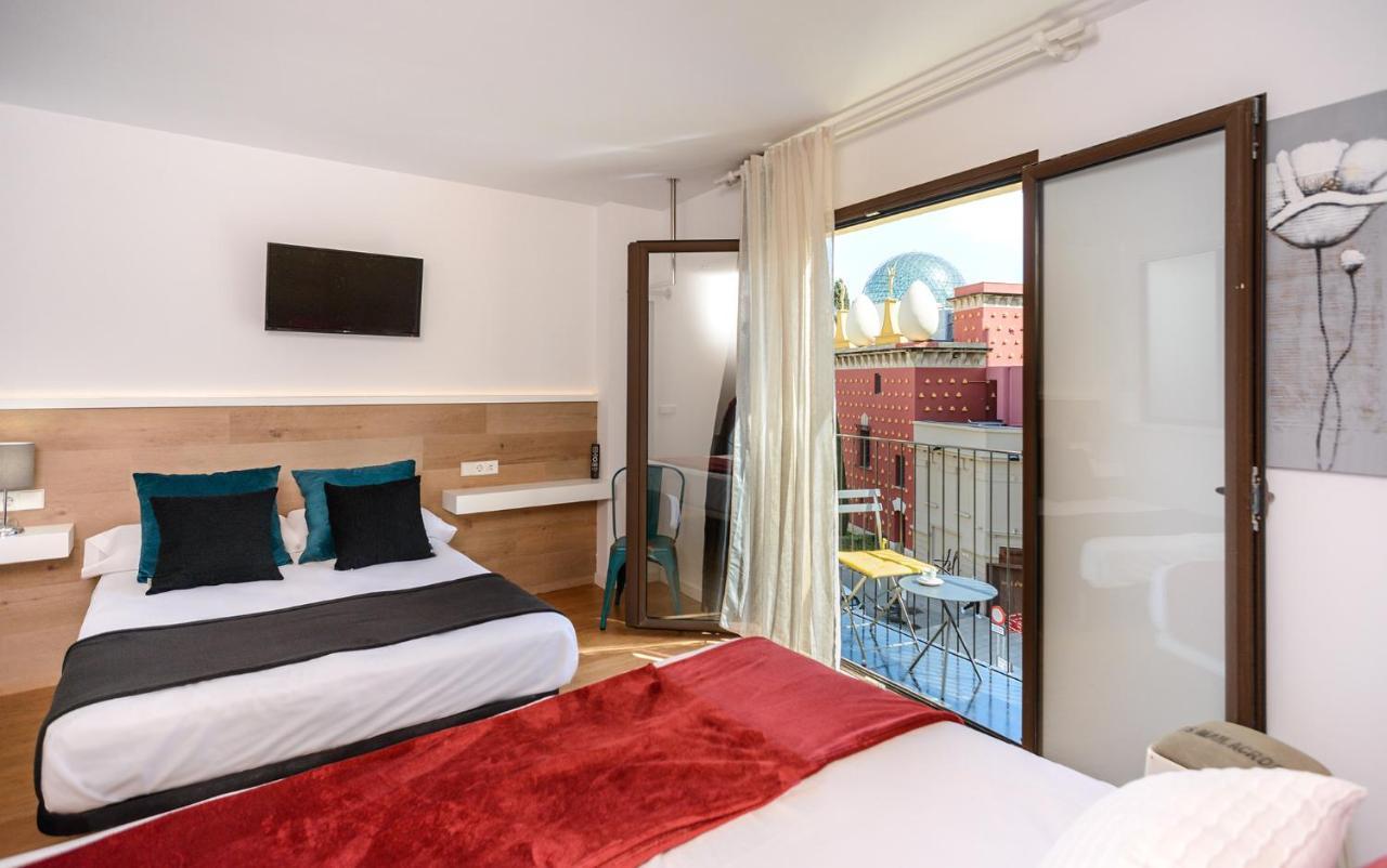 Apartamentos Enfrente Del Museo Dali Figueres  Bagian luar foto