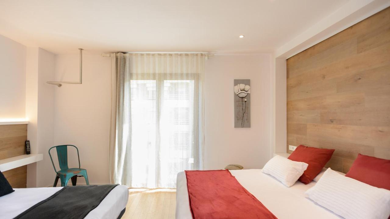 Apartamentos Enfrente Del Museo Dali Figueres  Bagian luar foto