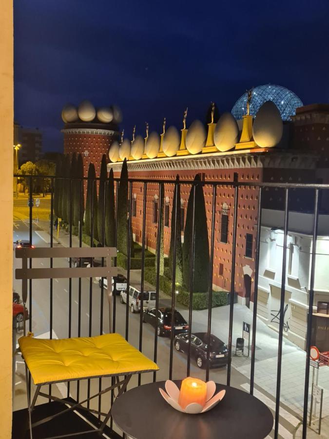 Apartamentos Enfrente Del Museo Dali Figueres  Bagian luar foto