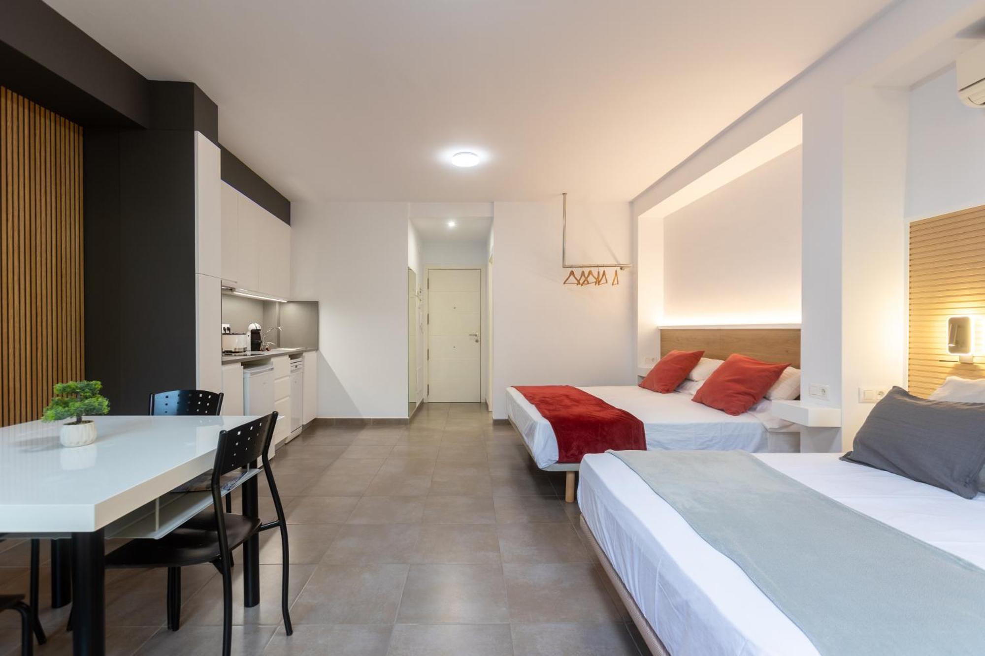 Apartamentos Enfrente Del Museo Dali Figueres  Bagian luar foto