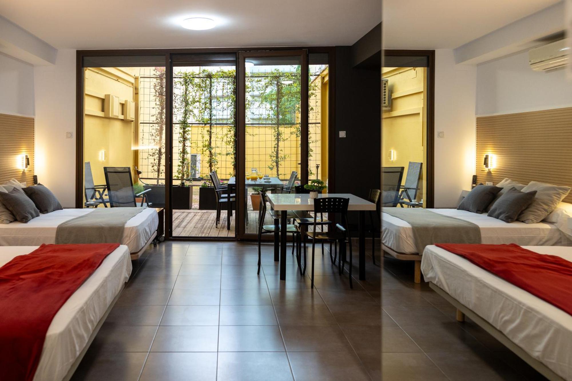 Apartamentos Enfrente Del Museo Dali Figueres  Bagian luar foto