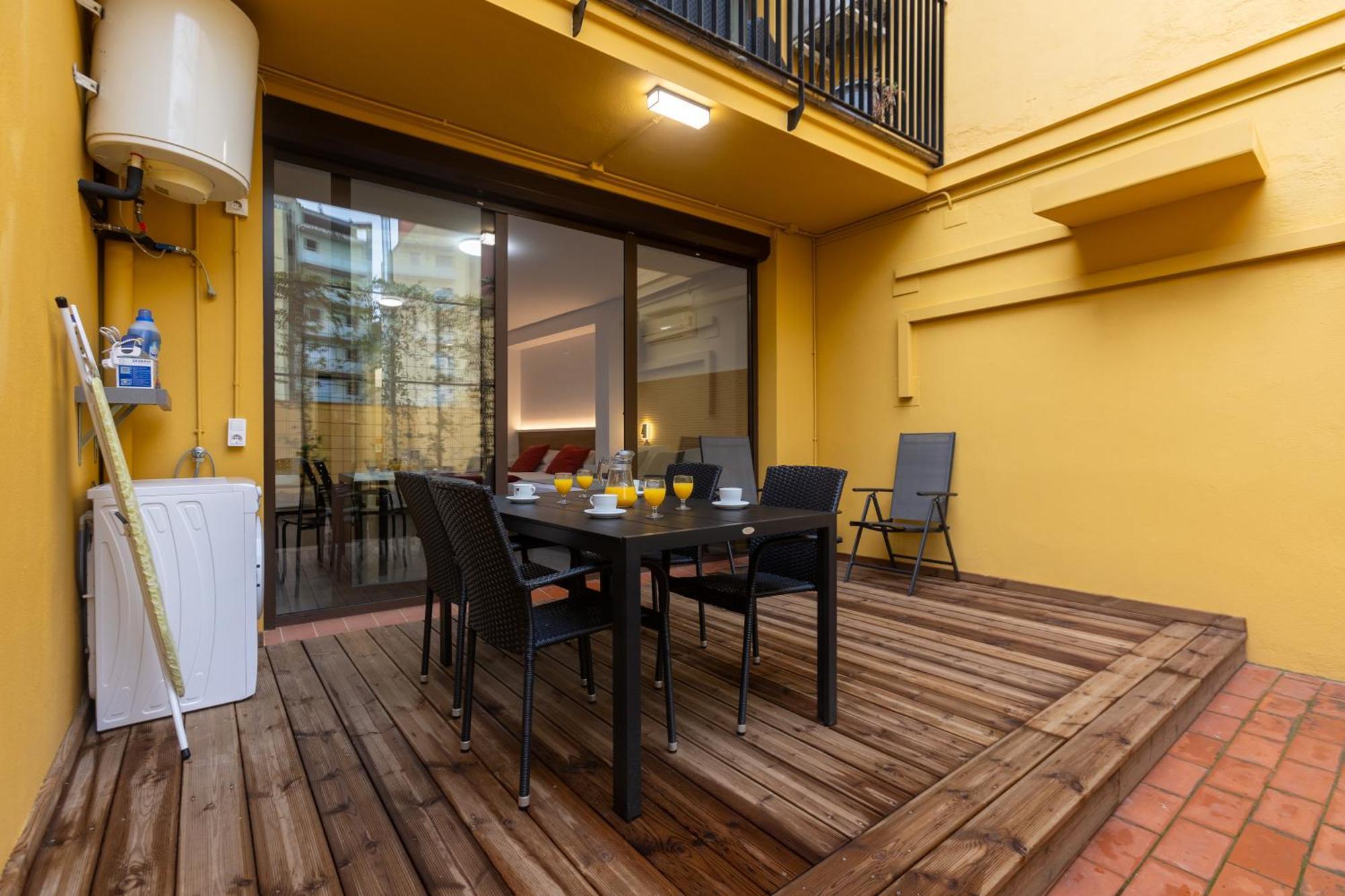 Apartamentos Enfrente Del Museo Dali Figueres  Bagian luar foto