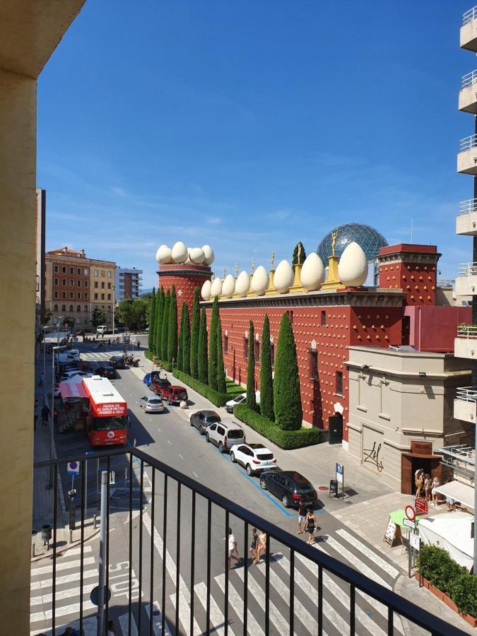 Apartamentos Enfrente Del Museo Dali Figueres  Bagian luar foto